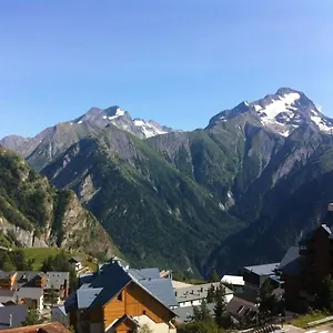https://apt-duplex-les-2-alpes-avec-acces-direct-aux-pistes.hotels-rhonealpes.com