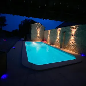 https://gite-de-caractere-au-mas-arnaud.fr-provencehotel.com